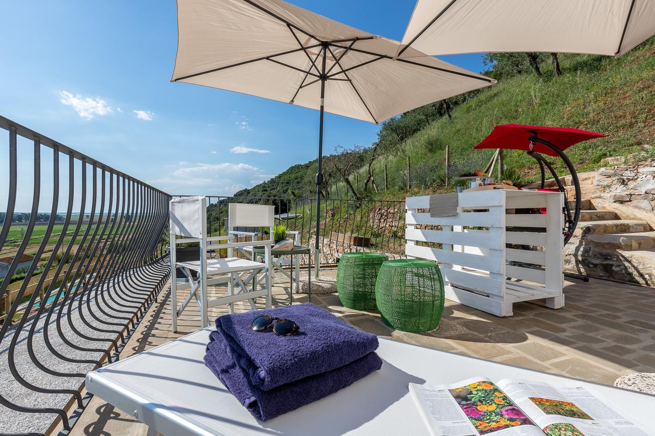 B&B Pietra A Padule Filettole Exterior photo